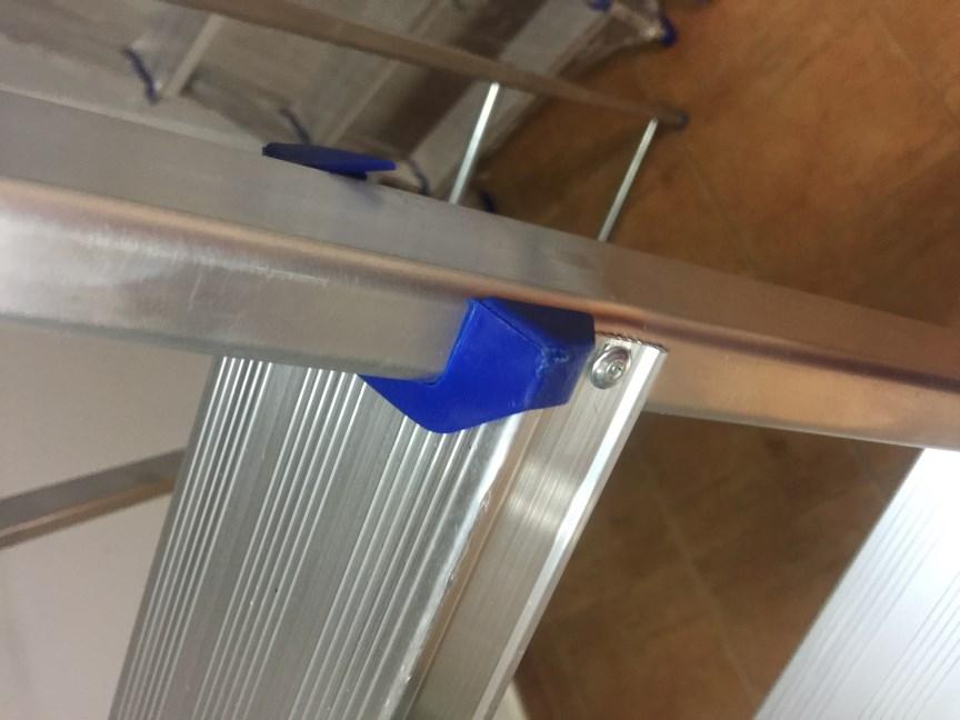 Tacos de plástico azules Fabricado en la Ancho C Altura B