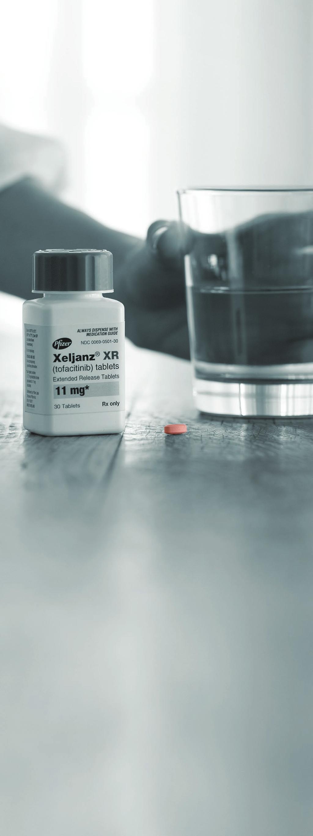 Qué es XELJANZ? XELJANZ (tofacitinib) es un medicamento recetado conocido como inhibidor de la cinasa de Janus (JAK).