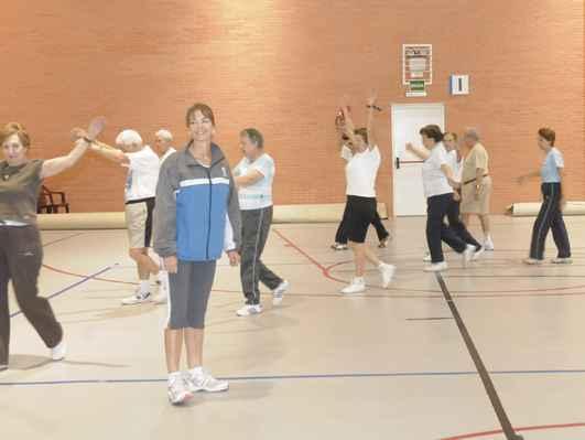 En las escuelas infantiles se ofrecen 14 modalidades deportivas. Participación 38.000 plazas CLASES DEPORTIVAS Dirigido Jóvenes (15 a 20 años, según modalidades) y adultos (de 21 a 64 años).