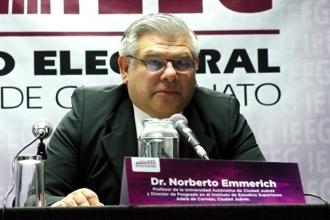 La segunda conferencia magistral fue impartida por el doctor Norberto Emmerich, Profesor de la Universidad Autónoma de Ciudad Juárez y Director de Posgrado en el Instituto de Estudios Superiores