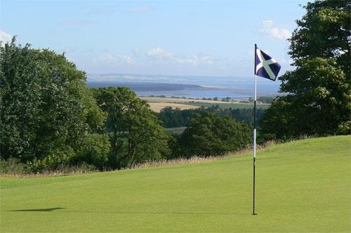 Está considerado como uno de los mejores campos en las Islas Británicas y un campo de golf