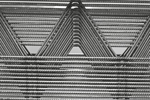 triangular, las inferiores están electrosoldadas a las superiores por estribos en celosía de alambre liso.