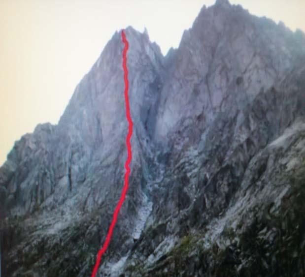 4ª Etapa: Via: Raiers al Pic de Peguera (2984m) Longitud/ Dificultat: 325m V+ obl. Equipament: reunions i alguns pitons pel camí.