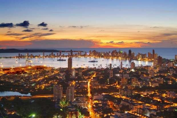 relación Puerto-Ciudad son imprescindibles tres condiciones: el conocimiento de y la confrontación (trabajo común) sobre los problemas