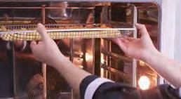 PLUS La entrada de humedad durante el proceso de cocción permite transferir el calor en manera