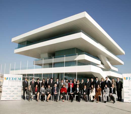 x Alumnos de la 2ª edición del MBA OBJETIVO, ESTRUCTURA Y CALENDARIO Este MBA se realiza en colaboración con la Universitat de València y por tanto es un título propio de la misma.