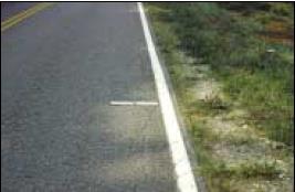 5. GRIETAS DE BORDE Las grietas de borde son paralelas y usualmente separadas de 0,3 a 0,5m del borde externo del pavimento.