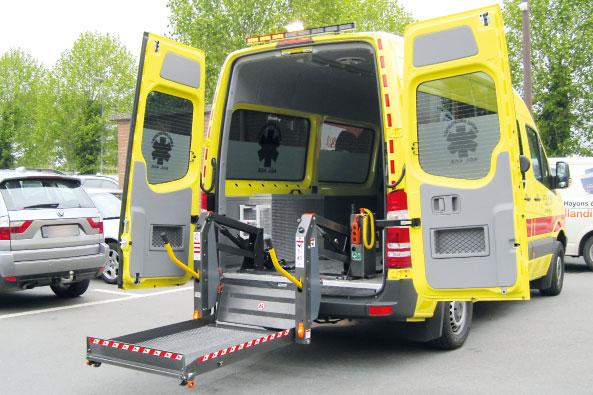 Plataforma de pasajeros para monovolumenes, minibuses y ambulancias DH-PH2.