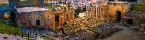 trasformado en Catedral, la legendaria Fontana di Arethusa, el Templo di Apollo, el Teatro Griego y el Anfiteatro Romano situado cerca de las Latomias, unas canteras de piedras que eran usadas como