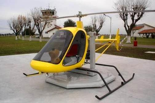 Helicóptero CH-3 Colibrí Simulador CVH-3 Cicaré Su primer cliente fue la Escuela del Cuerpo Federal de Aviación, dependiente de la Policía Federal Argentina, una institución que se creó en 1995 e