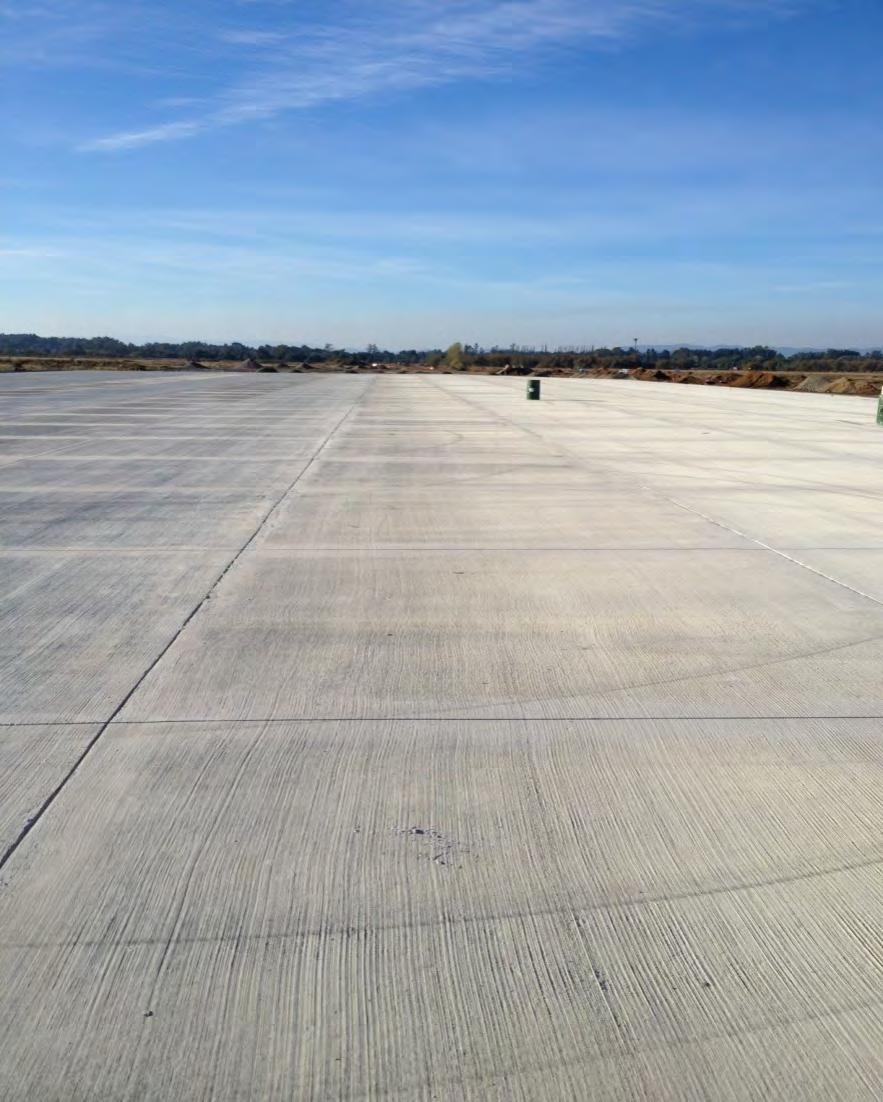 Obras de Pavimentación en Aeropuerto de Temuco La obra contempla 2 Umbrales en los extremos de la pista