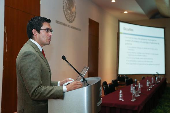 En el marco del Foro Agenda para el Desarrollo Municipal. Entrega de Reconocimientos 2014, el Dr. Guillermo M.