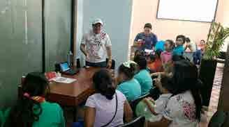 Campeche, se realizaron actividades en éste centro conmemorando el día del niño Personal participando en las actividades por la