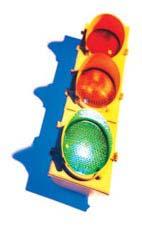Combinación de semáforos convencionales con focos led s en la travesía de la