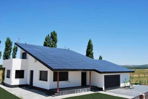 CLIENTES POTENCIALES Inversoresinteresados en invertir en solar fotovoltaica que no disponen de ubicación.