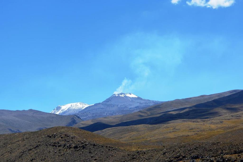 Figura 6 Emisiones fumarólicas del volcán Sabancaya para este periodo. Detección de densidad de gas magmático SO2 por satélite.