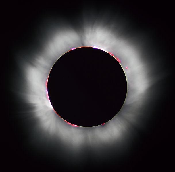 La corona solar Se la puede observar durante eclipses solares como un halo que se extiende hasta algunos radios solares.