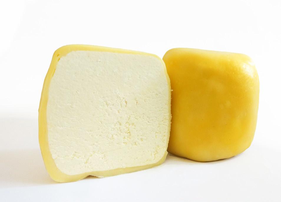 Queso Bola de Ocosingo Se trata de un queso doble, en el centro de pasta blanda, doble crema, madurado por varios días, pasta prensada obtenida por el cuajado mixto (ácido- enzimático) de leche cruda