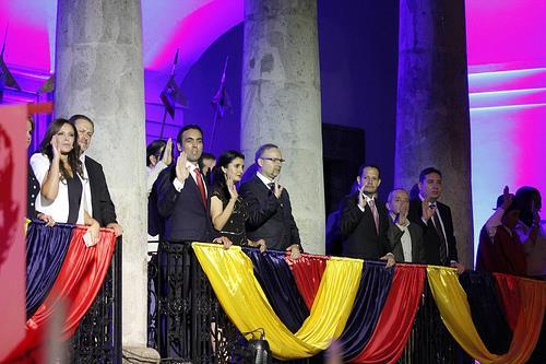 1 Posesión del Gabinete Ministerial en la Plaza de la Independencia Quito, mayo 24 / 2017 Queridos ecuatorianos: he decidido que la posesión de los ministros sea ante quienes van a ser principio y