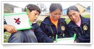 TIC s en la educación pública peruana DATOS El ministerio del Perú ha trabajado el tema de Tecnología en el aula desde 1996.