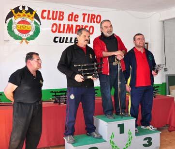 - podio de Cominazzo con Galán como campeón, José Muñoz segundo clasificado y Rafa Jiménez como