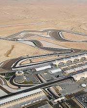 Sakhir (Manama) Los circuitos 0minutos Guía F1 01 111 190 1 1 1 7 1 9 0 8 79 1 11 18 10 1 1 18 1 1 SALIDA GP de Bahrein Sakhir acogerá por segundo año consecutivo la carrera en horario nocturno,