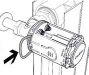 Instalação do comando eletrónico na válvula de radiador 1. Apertar o adaptador (incluído na embalagem) à mão, com força, na válvula 2.