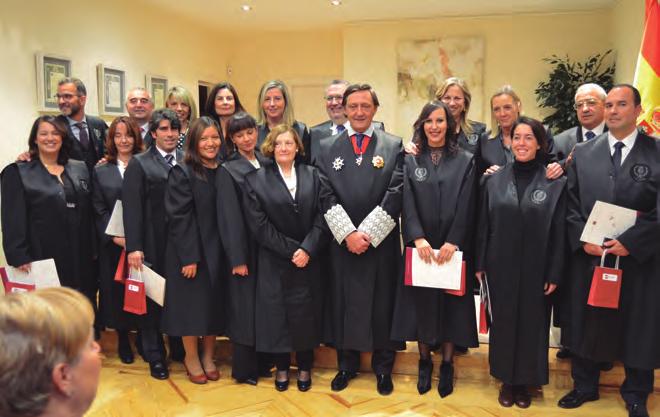 El 16 de octubre Paloma Fernández Osuna, fue presentada a la Junta por su madrina, prometiendo el cargo de procuradora y siendo investida con la toga.