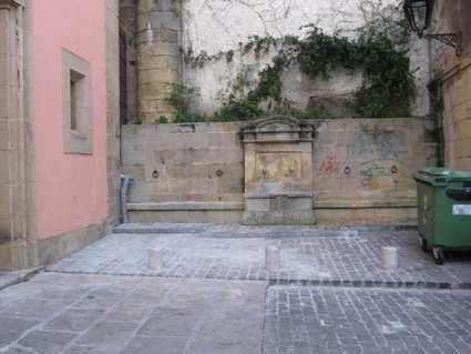 Esta fuente se encuentra situada junto a la iglesia de Bonanza, y cabe destacar que posee dos grifos.