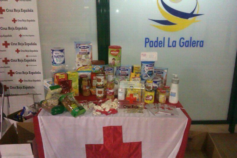 Semana Solidaria a favor de Cruz Roja en el Centro Deportivo La Galera, se recogieron alimentos y