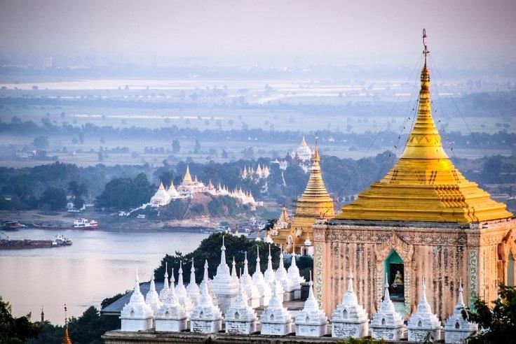 Salida para la visita de la imagen del Buda Mahamuni, el más venerado del país, con más de una tonelada de oro chapado y piedras preciosas como rubíes, zafiros, esmeraldas etc.