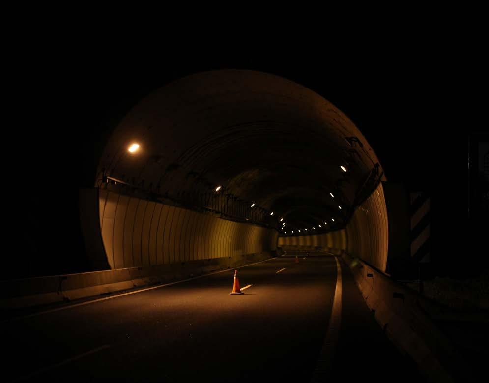 seguridad y ahorro energético. Gracias al éxito de este proyecto la Diputación ya prevé continuar este año la renovación del alumbrado de otros túneles en esta misma autovía.