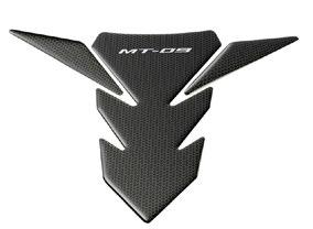 Diseño específico para la forma del depósito de la MT-09 Mejora el agarre en condiciones de conducción deportiva Combina a la perfección con los accesorios en negro y plata para la MT-09 Diseño