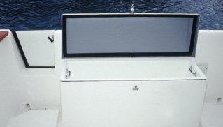 Distribución exterior La imagen exterior de la Orca 780 Cabin adopta el modelo estético iniciado en la 715 Cruiser,