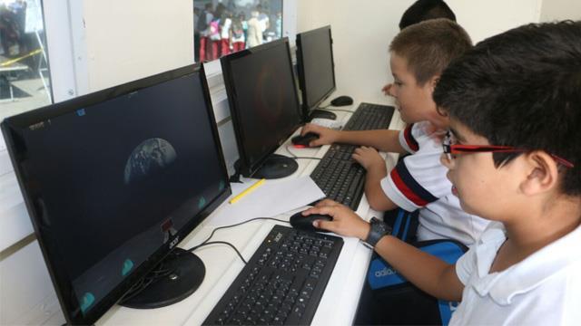 ACCESO A LAS TECNOLOGÍAS DE LA INFORMACIÓN Y LA COMUNICACIÓN Existen 27 632 514 niñas, niños y adolescentes en México de 6 a 17 años que disponen y usan tecnologías de la información en sus hogares.