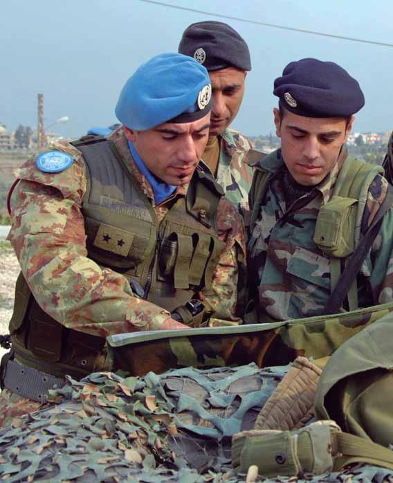 hostilidades entre la guerrilla chií y las Fuerzas Armadas israelíes y apoyar al Gobierno y al Ejército libanés en el control de su territorio.