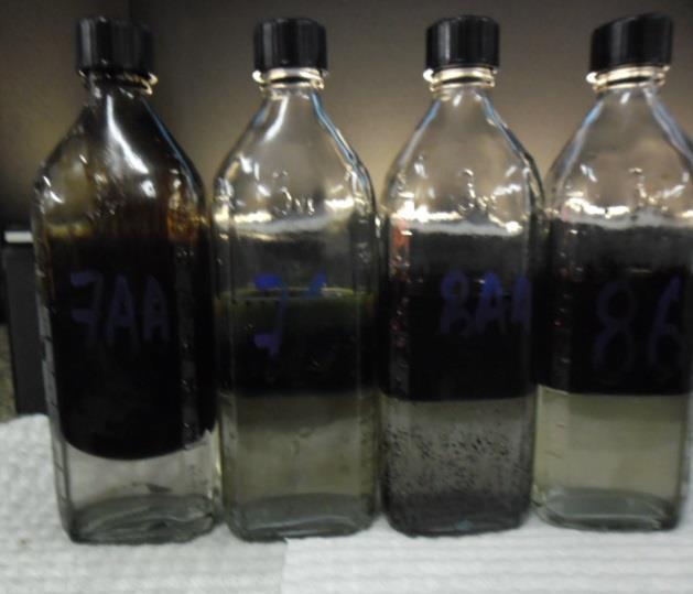 132 Fuente: MI SWACO SCHLUMBERGER Como se puede observar en las pruebas, la mezcla de agua de formación del tanque MDC con el pozo MDC19 productor de la arena U, con adición de químicos no muestra