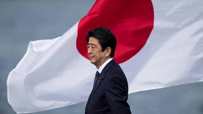 Han pasado casi cinco años desde que Shinzo Abe asumió el gobierno como primer ministro de Japón por segunda vez. Prometió controlar la inflación y sacar al país de dos décadas de problemas.