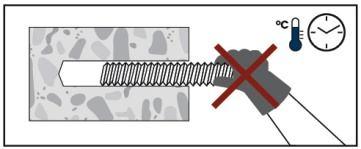 Insertar inmediatamente la barra corrugada hasta la marca, realizada de acuerdo con la profundidad de empotramiento adecuada, lentamente y con un ligero movimiento de rotación.