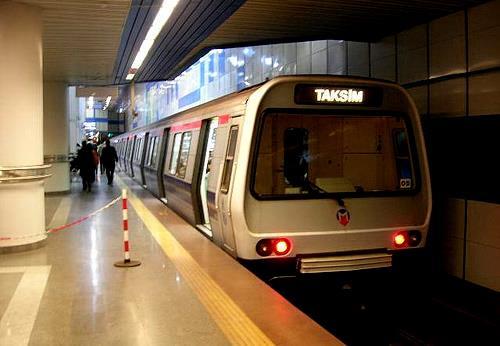 METRO DE ESTAMBUL, TURQUÍA Proyecto Construcción de 22km de línea de metro en el lado asiático de Estambul; conexión con el cruce del túnel del Bósforo 10 años de créditos corporativos de IFC de 50