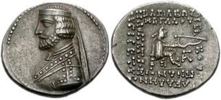 Otra moneda de la casa Classical Numismatic Group, subasta online 196, lote nº 77, de 1 de octubre de 2008, se presenta a continuación. «KINGS of PARTHIA. Phraates III. Circa 70/69-58/7 BC.