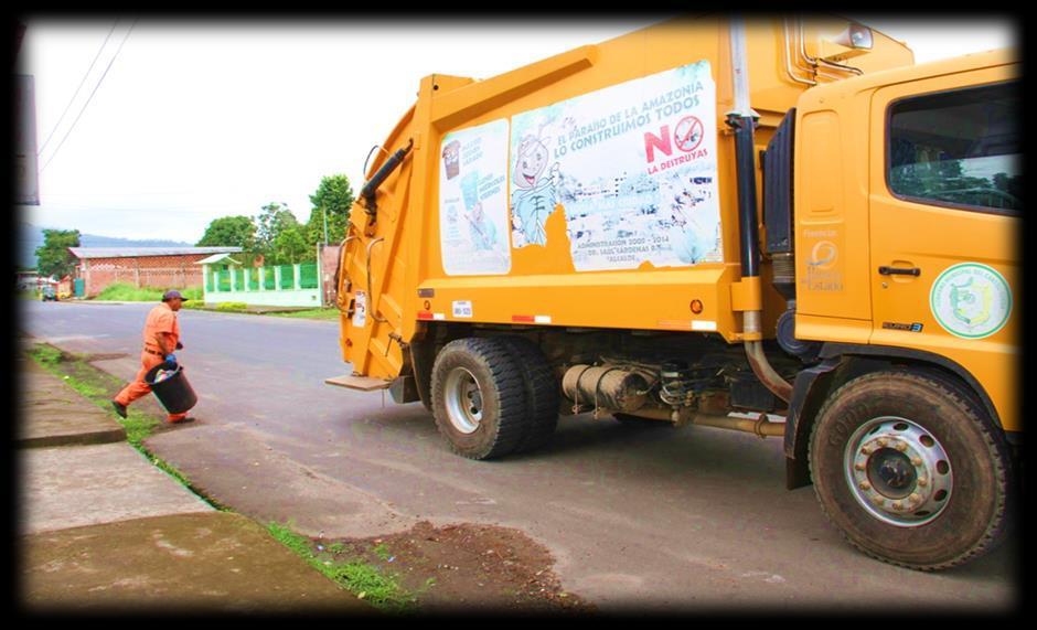 GESTIÓN DE RESIDUOS SÓLIDOS Ampliación de cobertura de recolección de residuos sólidos: 95% de hogares posee servicio de recolección de desechos, "con carro recolector" El GAD Sucúa cuenta con un