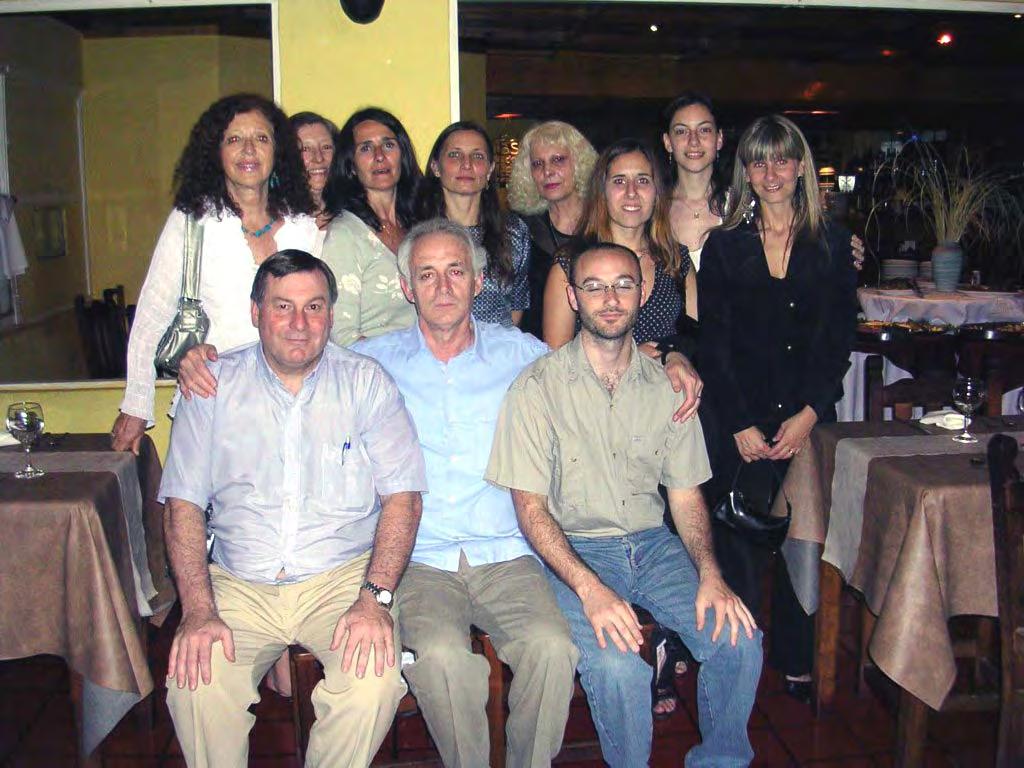 15 Comisión Organizadora II SIA, La Plata, 2006 De izquierda a derecha: de pie, Sara Sverlij, Lucila