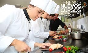 ECUACIONES ENTERAS DE PRIMER GRADO (O LINEALES) CON UNA INCÓGNITA Una escuela de gastronomía cobra $ 1100 de inscripción más $ 150 por cada clase.