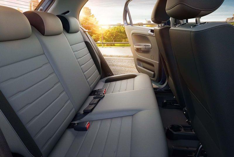 Con doble airbag central, el cual brinda una protección efectiva contra lesiones graves en pecho y tórax.