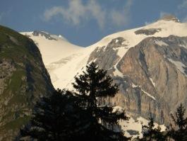 Día 5. Escalada en roca en Grand Marchet (2.651 m). Vía Clásica. Alojamiento en el valle. Vía de escalada.