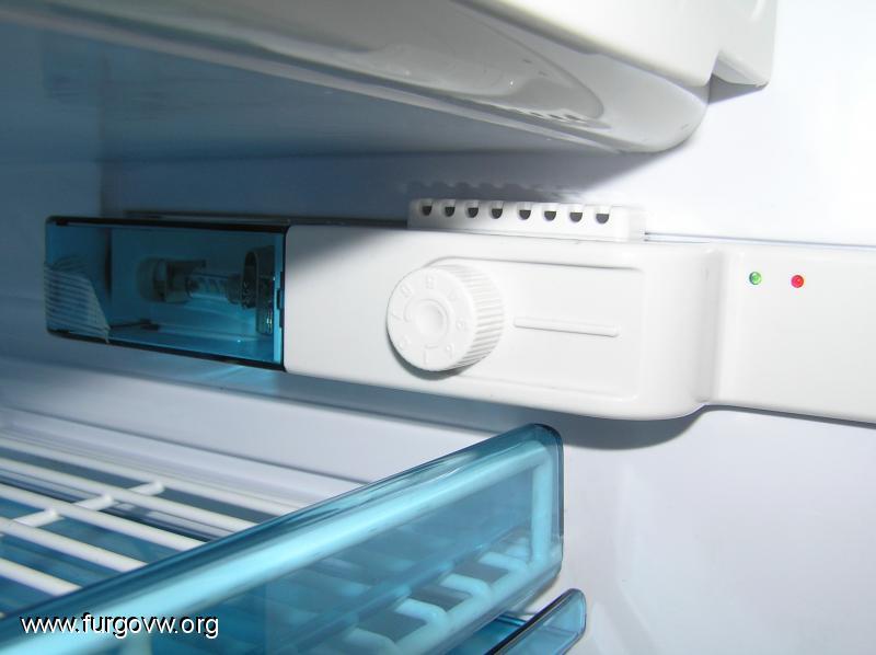 La Cocina El frigorífico El frigorífico supone entre el 18% y el 30% del consumo eléctrico en una vivienda Regula el termostato de manera adecuada.