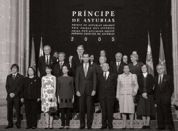 Foto de los ganadores de los Premios Príncipe de Asturias 2005 con