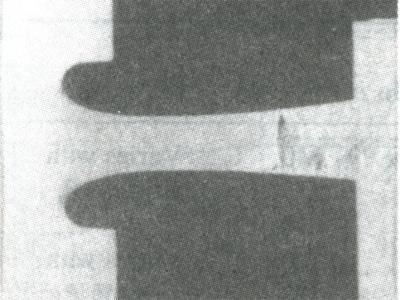 Fig. 2 Fotografía de una tobera en condiciones de ondas de choque normal en el interior Fig.