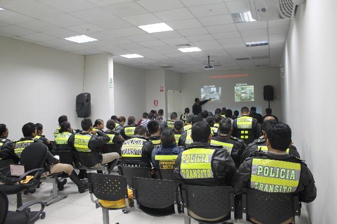 charla este fue dirigida a los comisarios de las delegaciones policiales de la Región Callao así como a los policías de tránsitos.